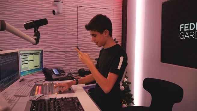 go to Hinter den Kulissen: 14-Jähriger nimmt seine erste Platte auf