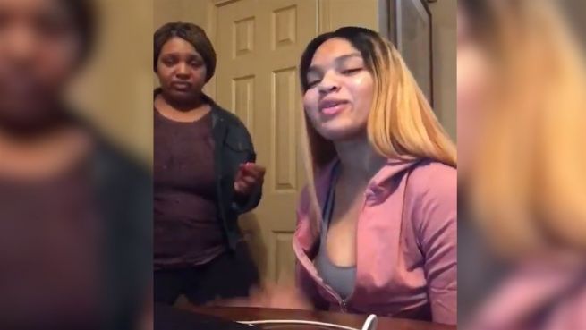 go to VideoBomb: Wenn dir deine Mutter die Show stiehlt