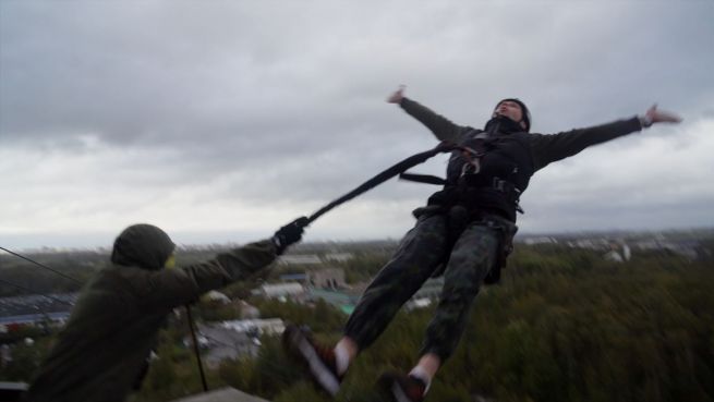 go to Für den Kick riskieren sie ihr Leben