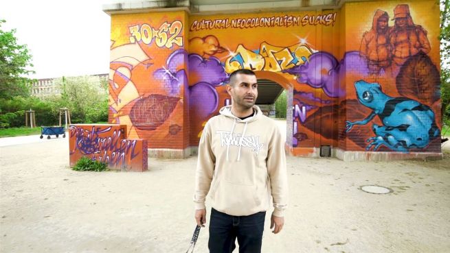 go to Wie ein Berliner Künstler gegen Rassismus vorgeht