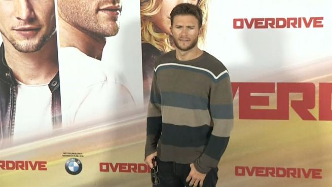 go to Lahme Ente: Scott Eastwood fährt wie eine Oma