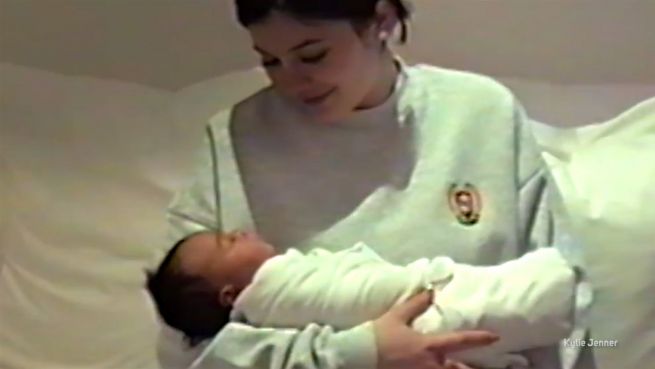 go to Es ist ein Mädchen: Kylie Jenner im Babyglück