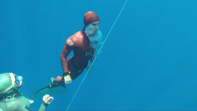 go to Gefährlicher Tiefenrausch: Freediver geht an Grenzen